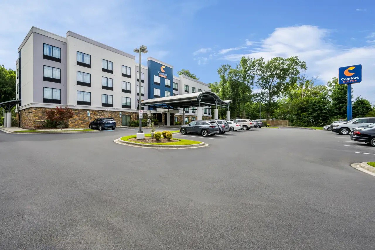 Comfort Suites New Bern exterior